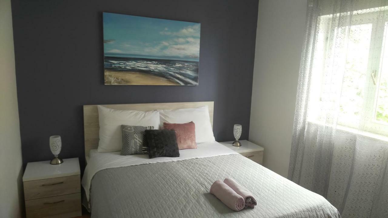 Apartments Zunic Трогір Екстер'єр фото
